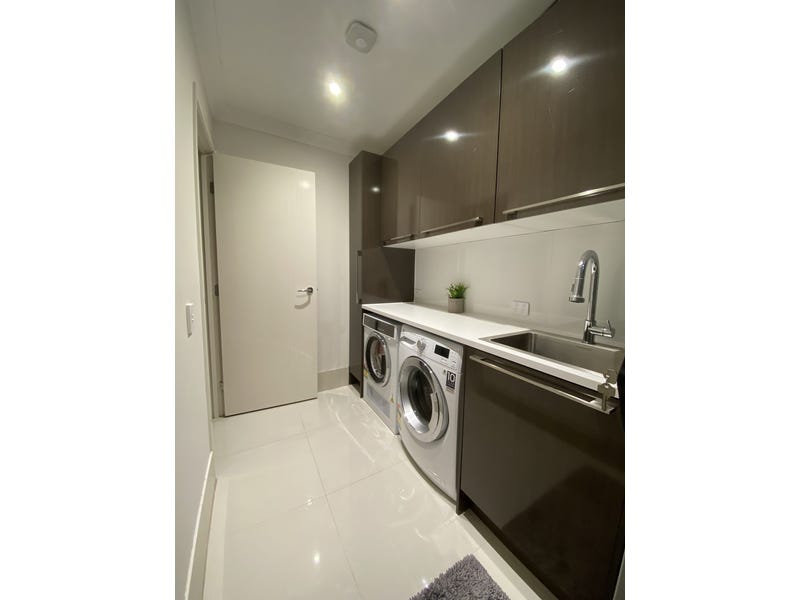 Modern home in sought after 8