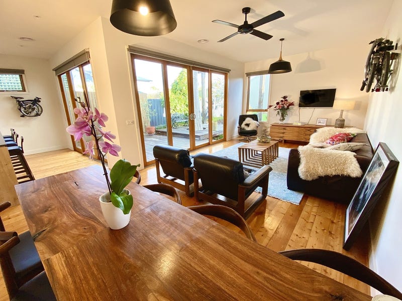 Modern lifestyle in superb location 2