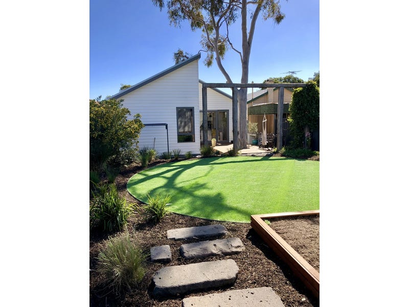 Modern lifestyle in superb location 3