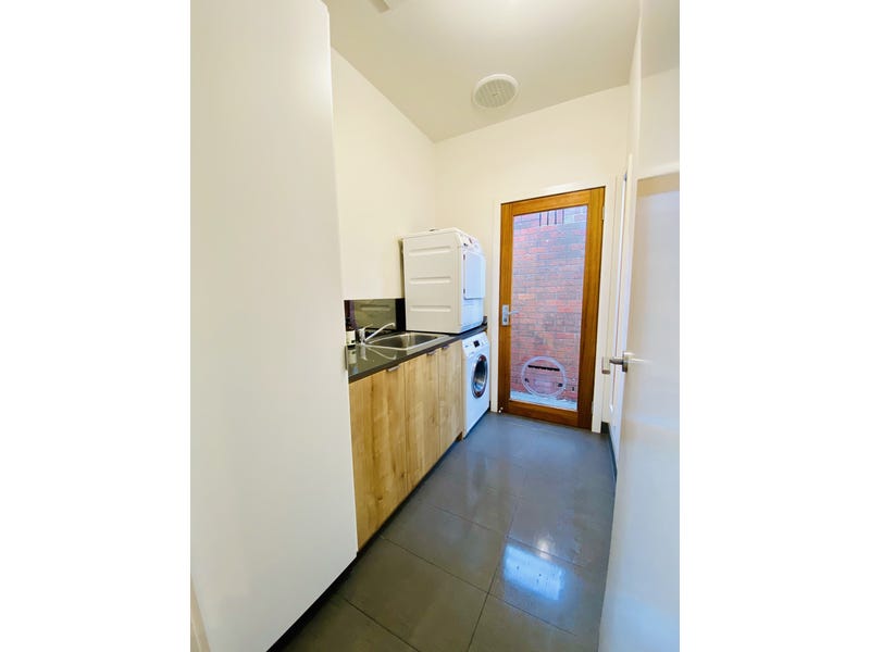 Modern lifestyle in superb location 14