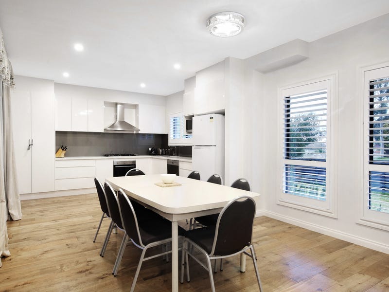 Luxury living in ideal position 3