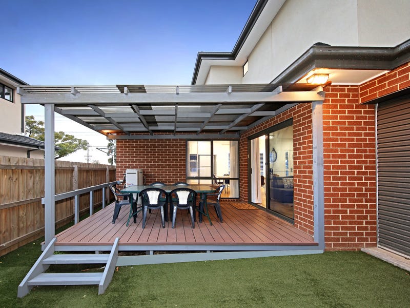 Luxury living in ideal position 5