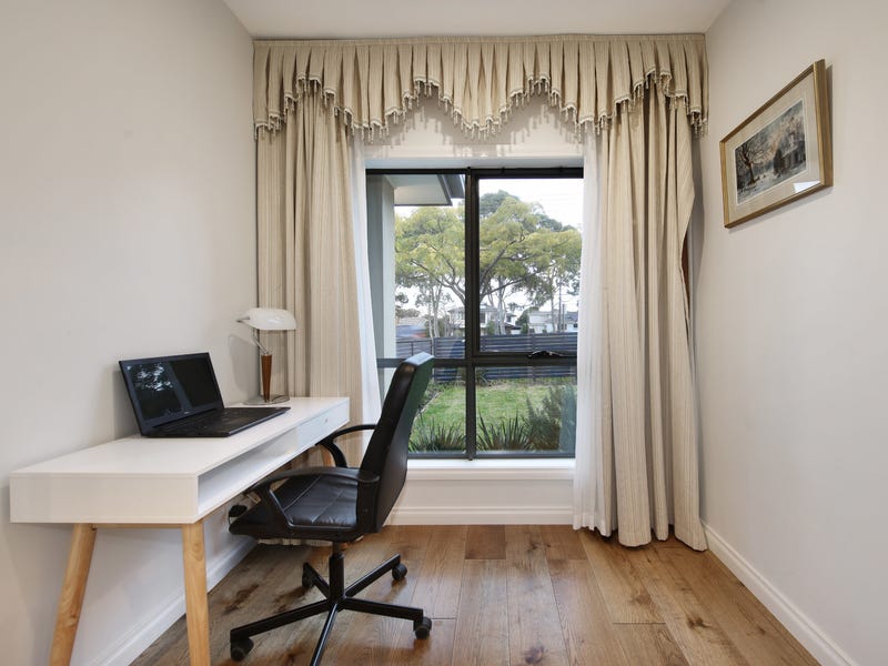 Luxury living in ideal position 9