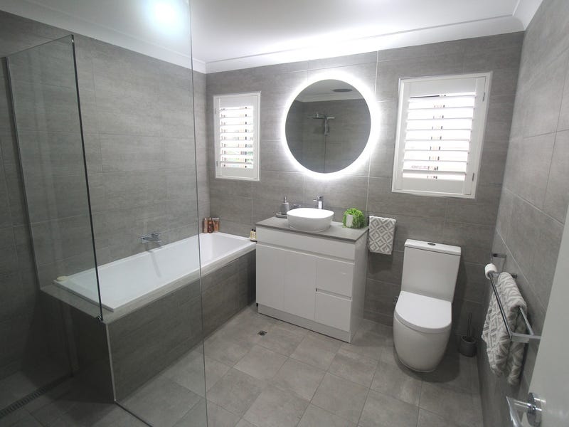 Newly renovated townhouse, 800m to 2