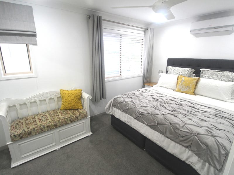 Newly renovated townhouse, 800m to 6