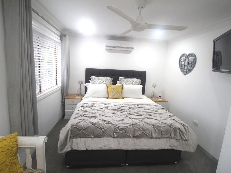 Newly renovated townhouse, 800m to 7