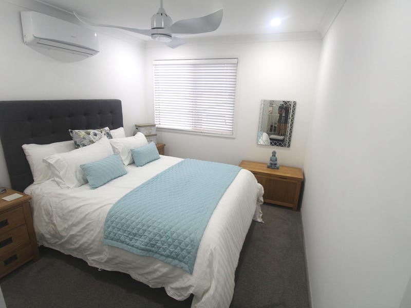 Newly renovated townhouse, 800m to 11