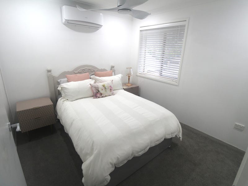 Newly renovated townhouse, 800m to 12