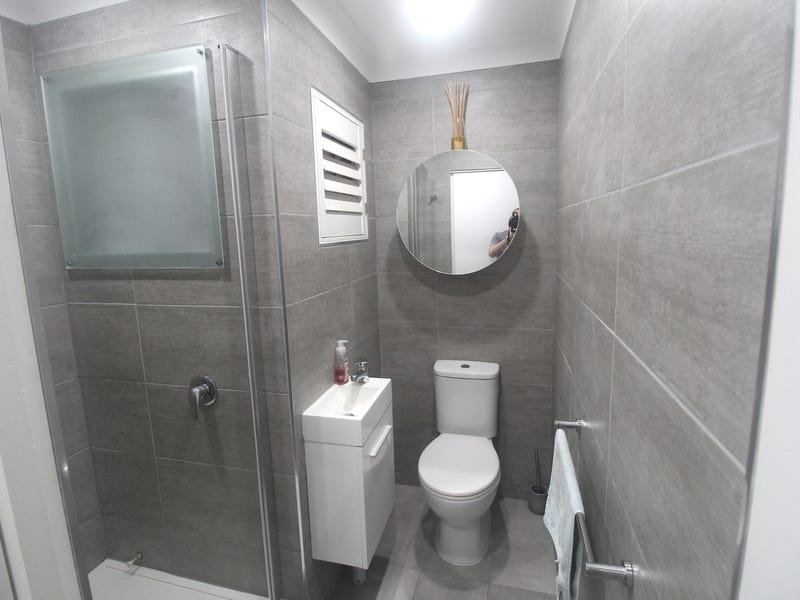 Newly renovated townhouse, 800m to 13