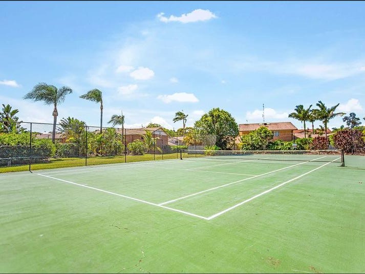 Newly renovated townhouse, 800m to 17