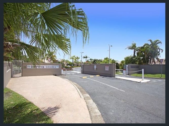 Newly renovated townhouse, 800m to 18