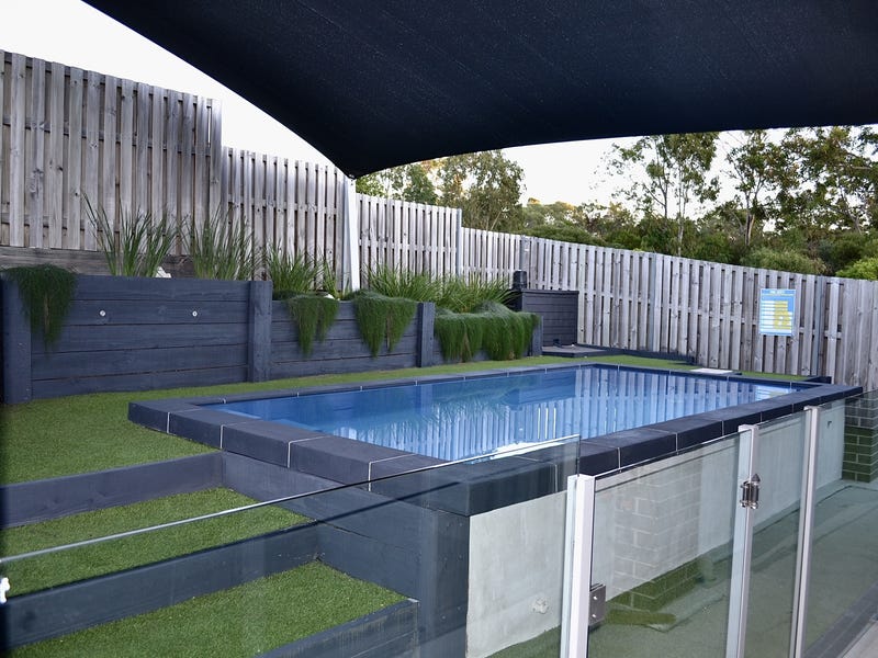 STYLISH MODERN HOME IDEAL LOCATION 4