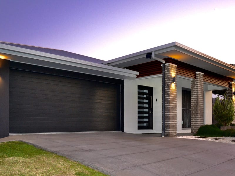 STYLISH MODERN HOME IDEAL LOCATION 5