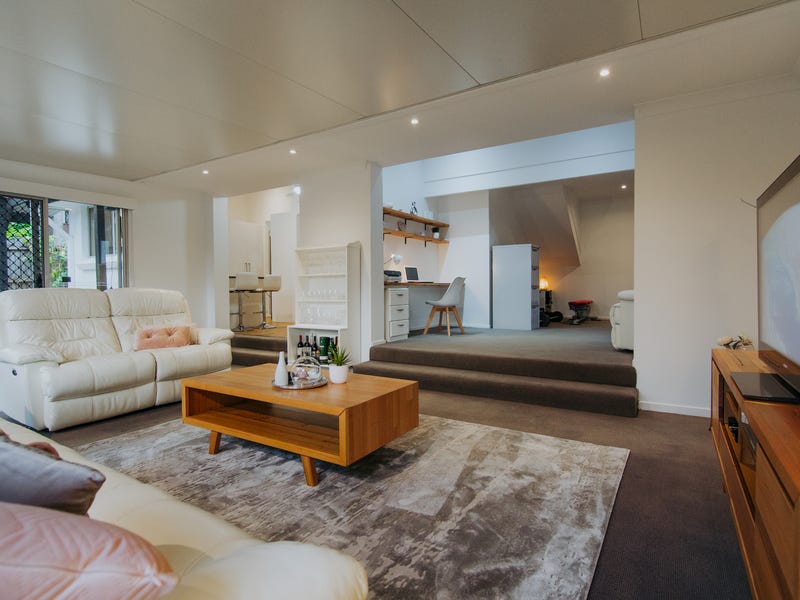Stylish modern home with character… 6
