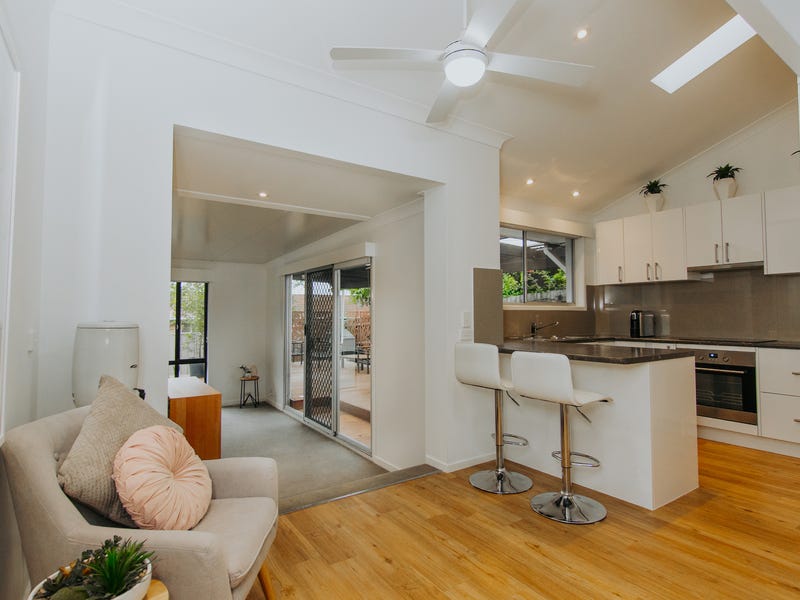 Stylish modern home with character… 9