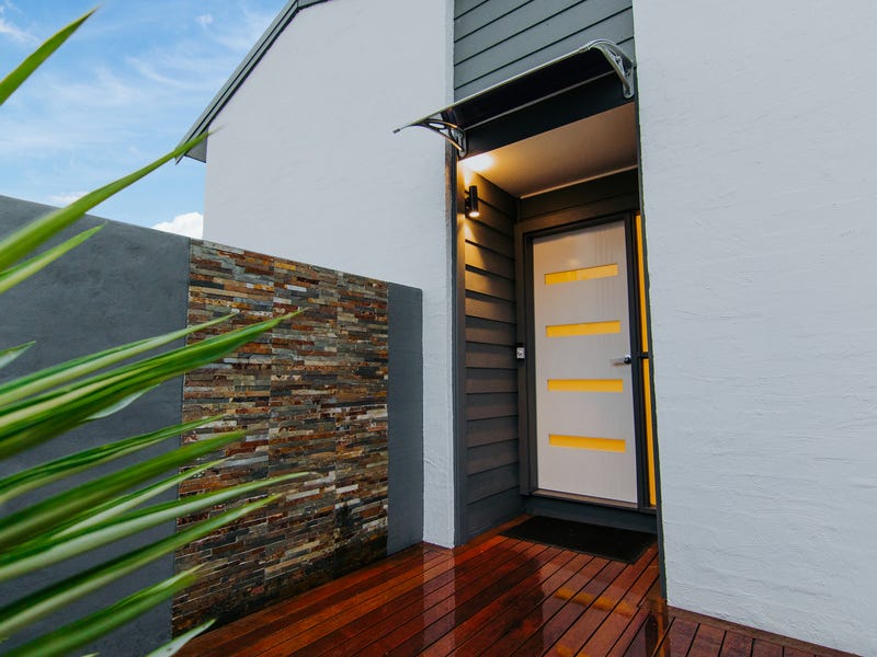 Stylish modern home with character… 15