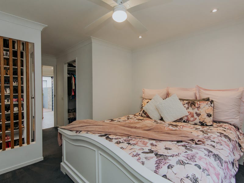Stylish modern home with character… 22