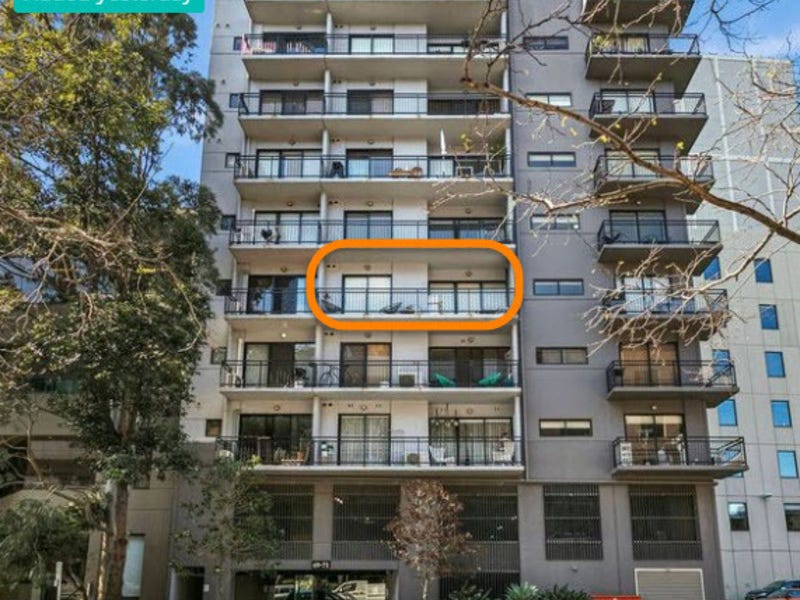 SOLD – Large one-bedroom apartment in excellent condition and location