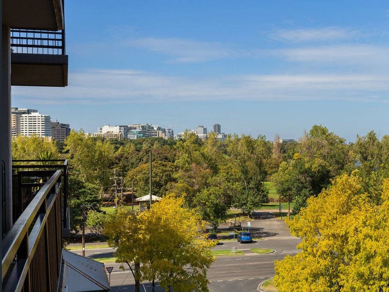 SOLD – Large one-bedroom apartment 2