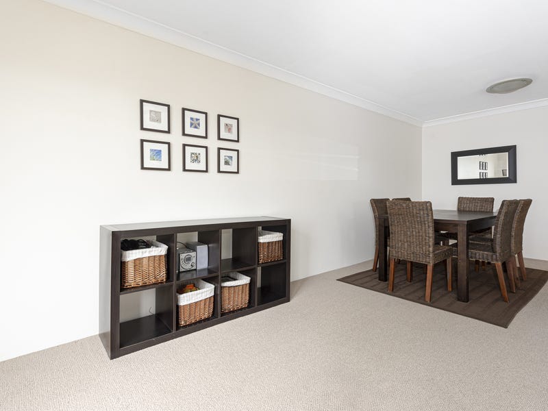 Top floor, quiet, private and 5