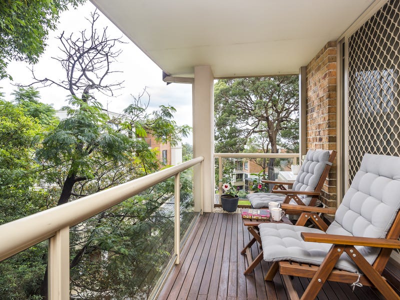 Top floor, quiet, private and 11