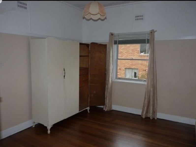 Stately character home with views 5