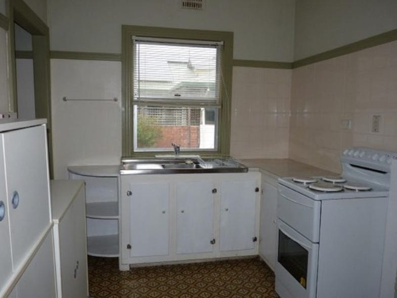Stately character home with views 9
