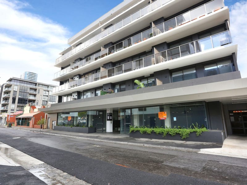 In the Heart of Moonee 9