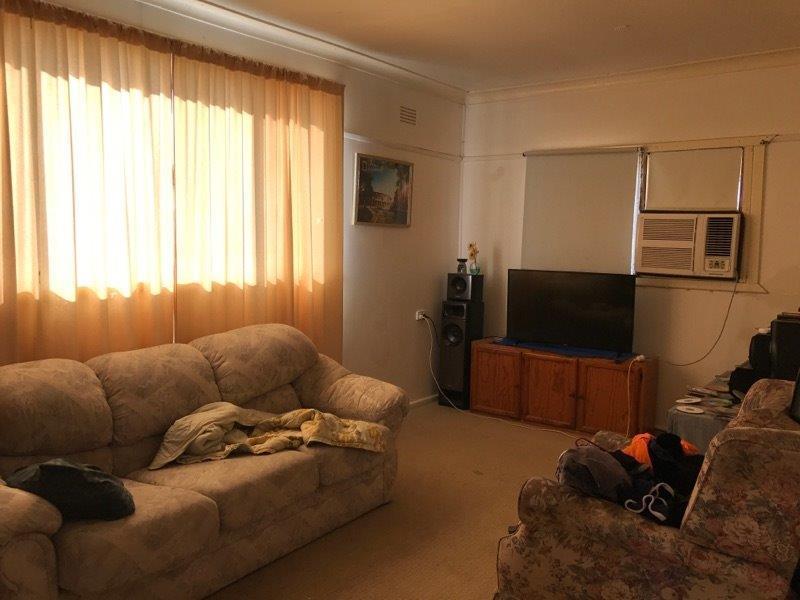 Under offer – 2 Houses 4