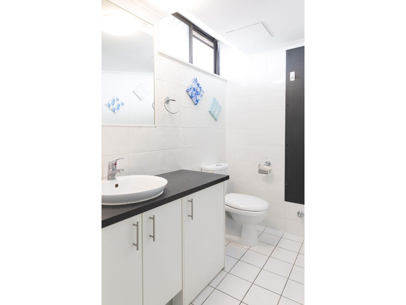 Great Location, North Facing Unit 4