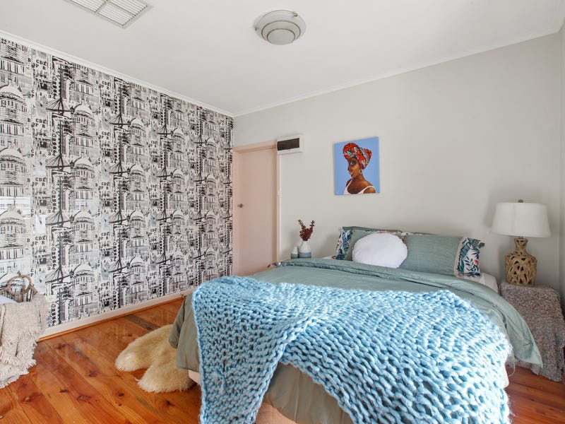 Walking distance to Chadstone Shopping 3