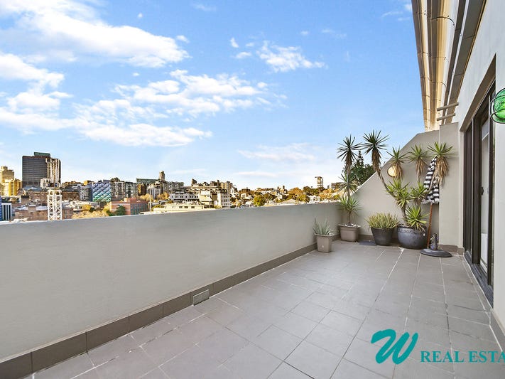 Stunning top-floor, north facing, 1 2