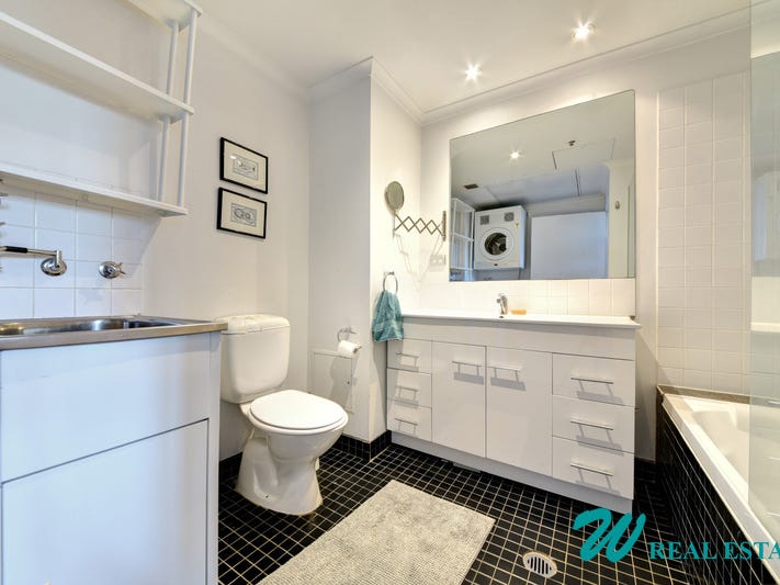 Stunning top-floor, north facing, 1 3