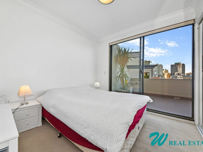 Stunning top-floor, north facing, 1 4