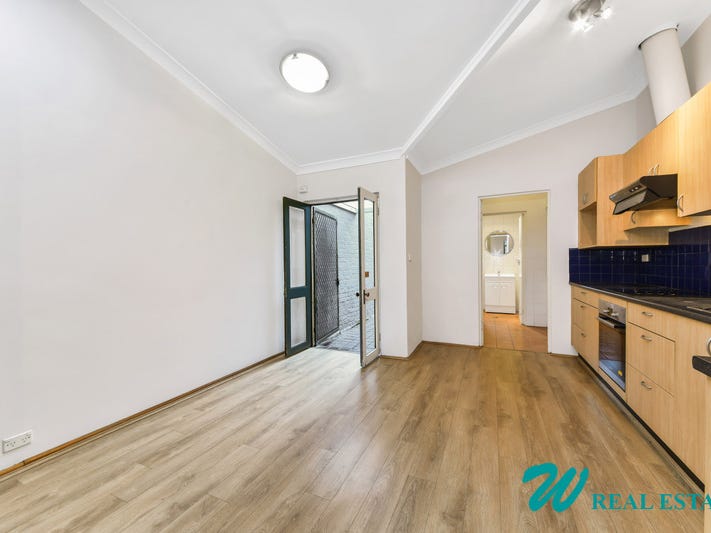 Classic Terrace, Cosmopolitan Inner City Lifestyle!