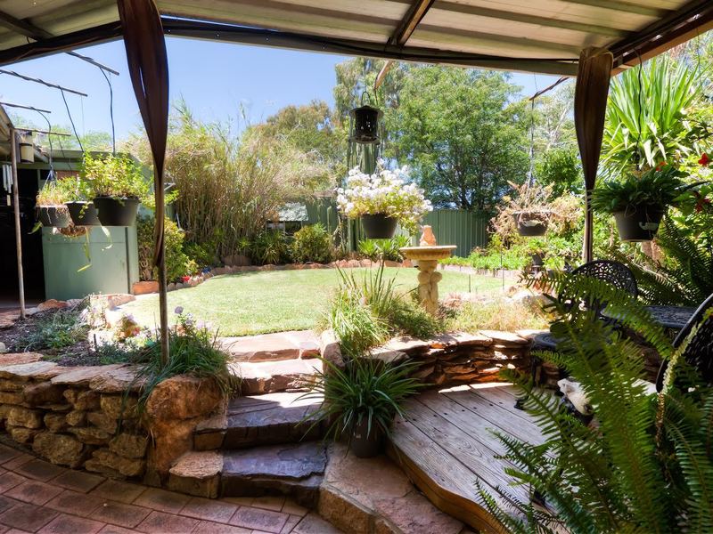 HIDDEN OASIS 10