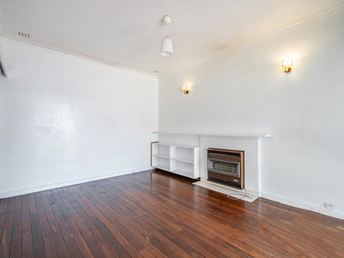 MULTI-UNIT DEVLOPMENT OPPORTUNITY – 698m2 3