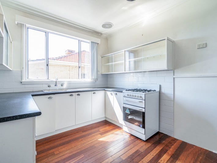 MULTI-UNIT DEVLOPMENT OPPORTUNITY – 698m2 7