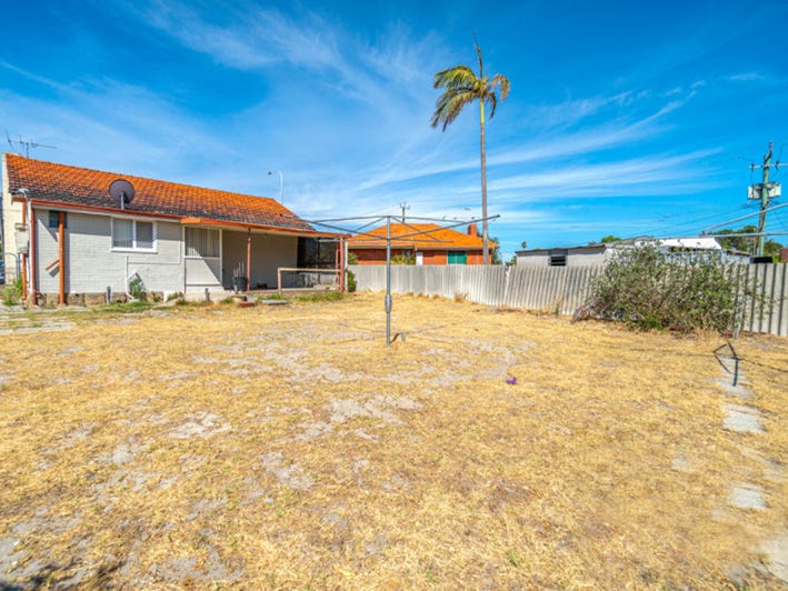 MULTI-UNIT DEVLOPMENT OPPORTUNITY – 698m2 14