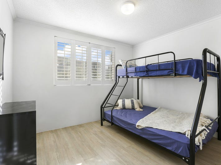 Contemporary Living with Views 9