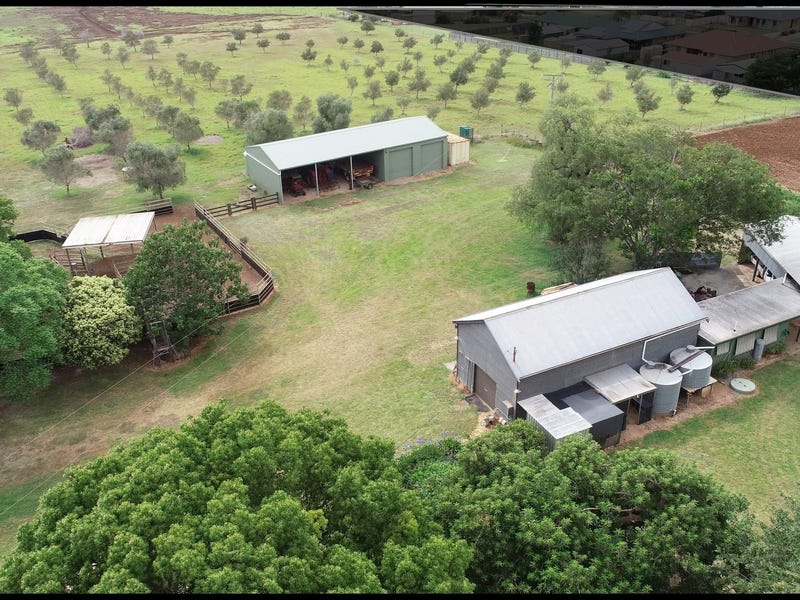 UNDER CONTRACT Easy country lifestyle 11