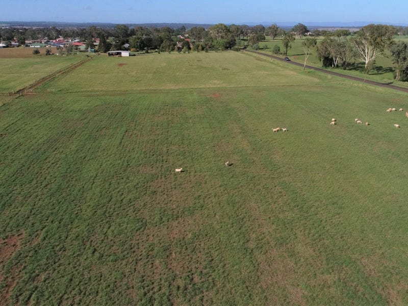 UNDER CONTRACT Easy country lifestyle 15