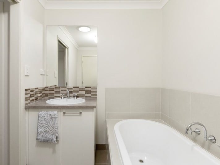 Located in a quiet neighbourhood 16