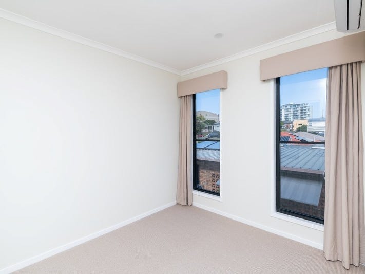 3 Bed Townhouse in Central 6