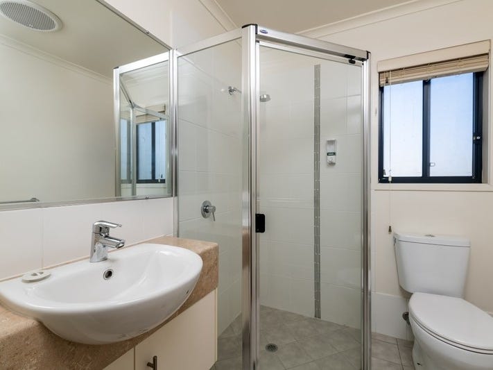 3 Bed Townhouse in Central 7