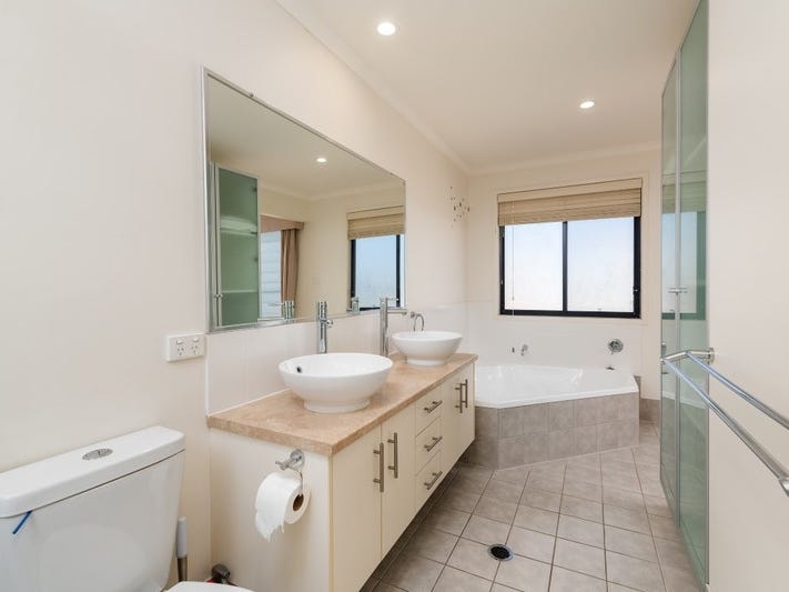 3 Bed Townhouse in Central 9