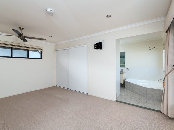 3 Bed Townhouse in Central 10