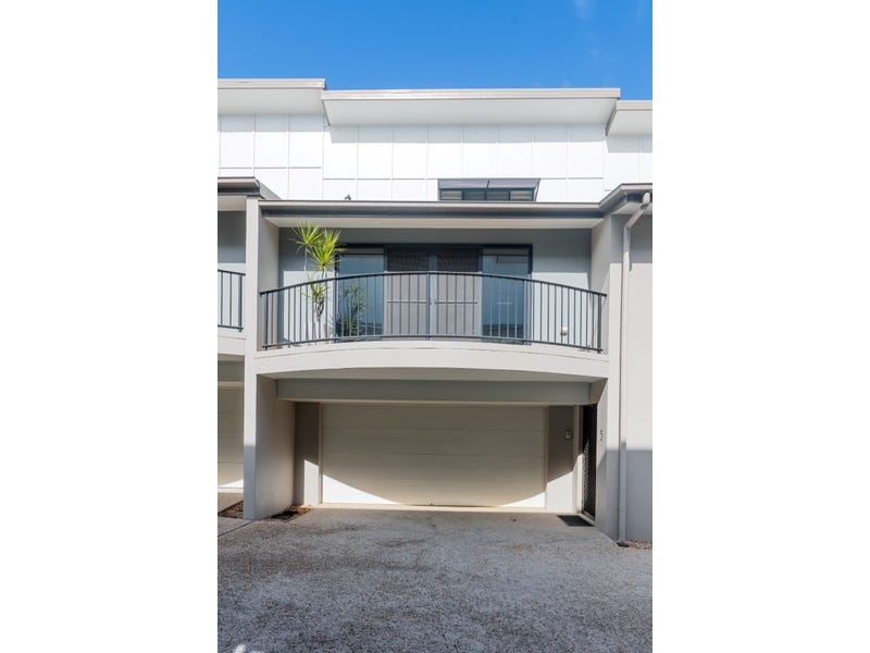 3 Bed Townhouse in Central 16