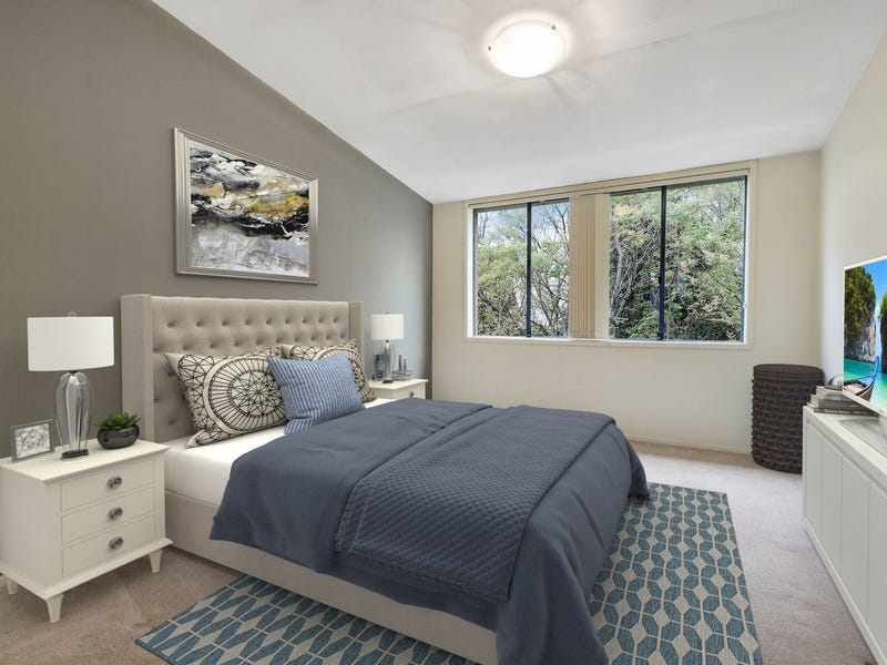 SPACIOUS, ENTERTAINER’S TERRACE-STYLE TOWN HOUSE 7