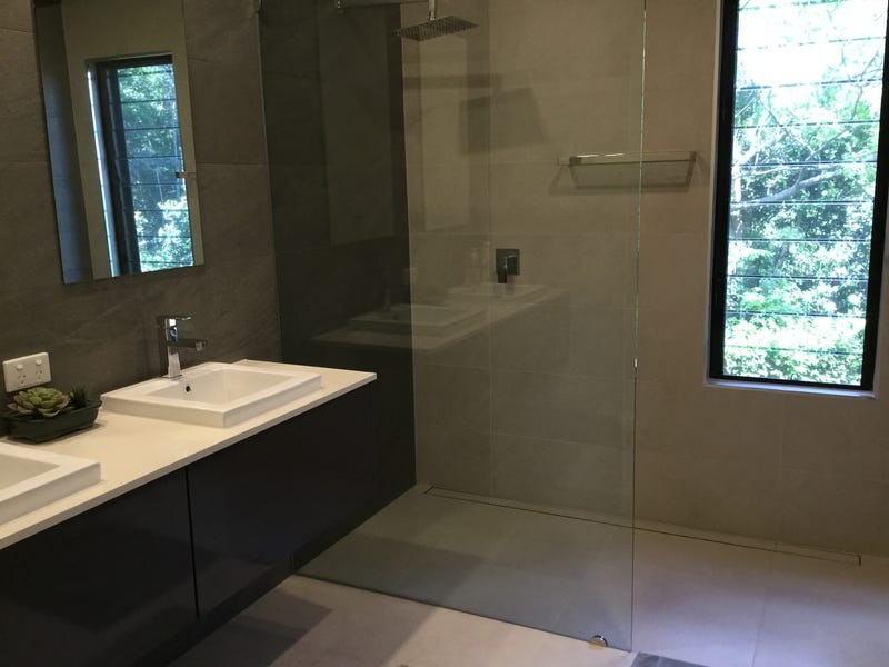 Great views in private estate 23